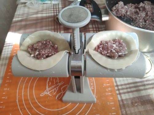 DumplingsMold, konyhai eszköz házi derelye, gyoza és ravioli készítéséhez - Image 8