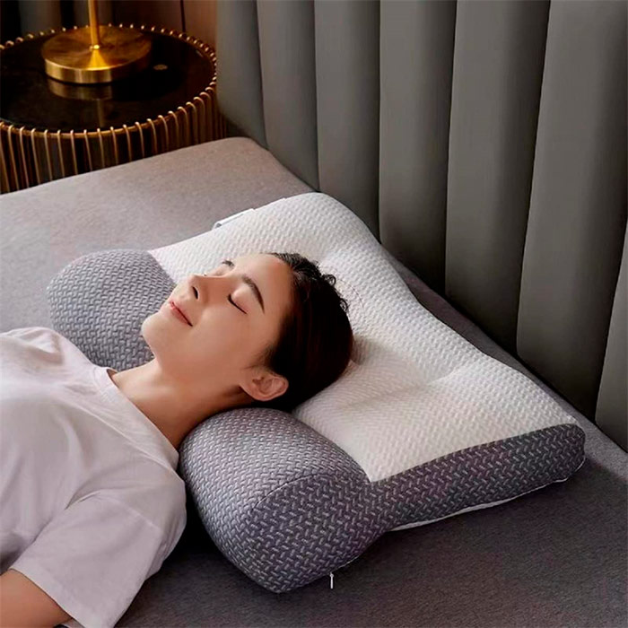Egy ergonomikus párna élénkítő éjszakai alvást és több energiát, valamint jobb közérzetet biztosít a nap folyamán!