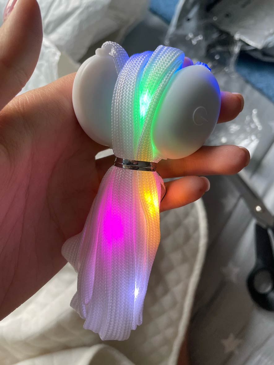 LedLaces, világító cipőfűző - fehér, színes led lámpákkal - Image 3