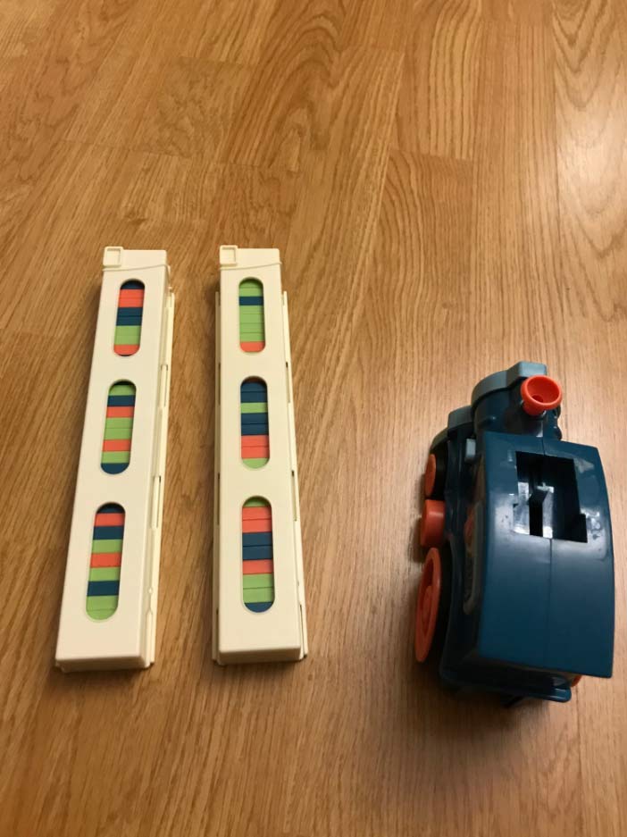TrainDomino, egy vonat, amely dominódarabokat rendez - Image 2