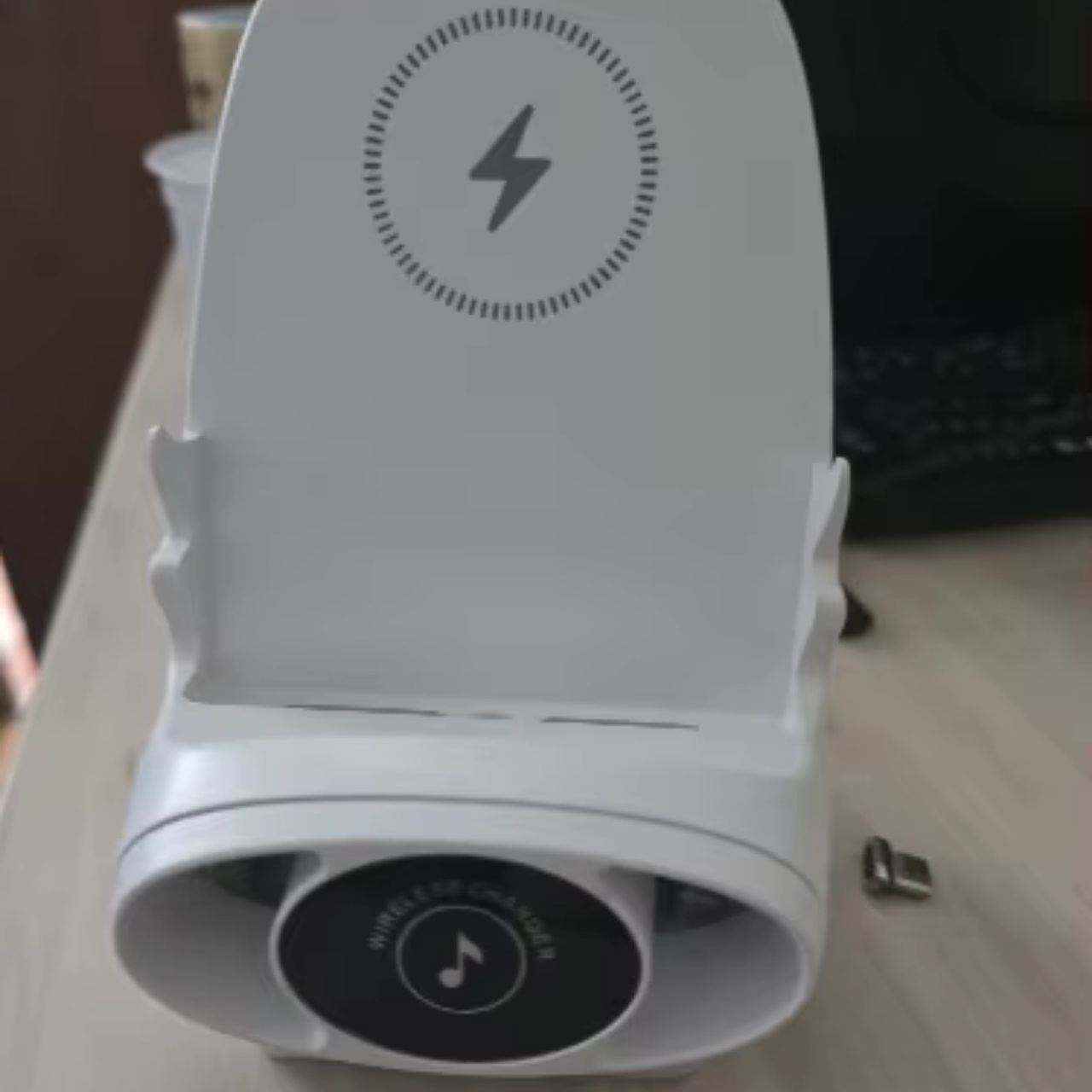 WirelessCharger, egy vezeték nélküli gyors töltő és telefontartó egyben - Image 10